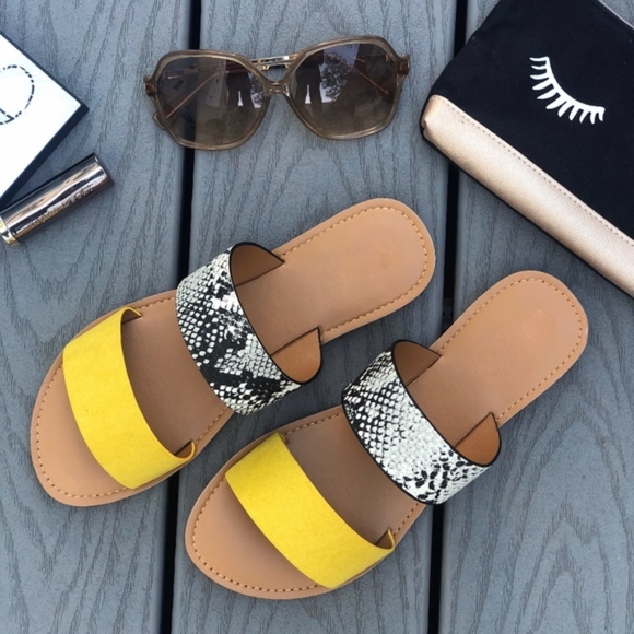 BELLE Slip on Sandals - YELLOW    - Picture 3 of 4